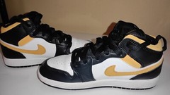 Size 3Y – Nike Air Jordan 1 Mid ‚White Pollen Black‘ White Black 640734-177 REAL