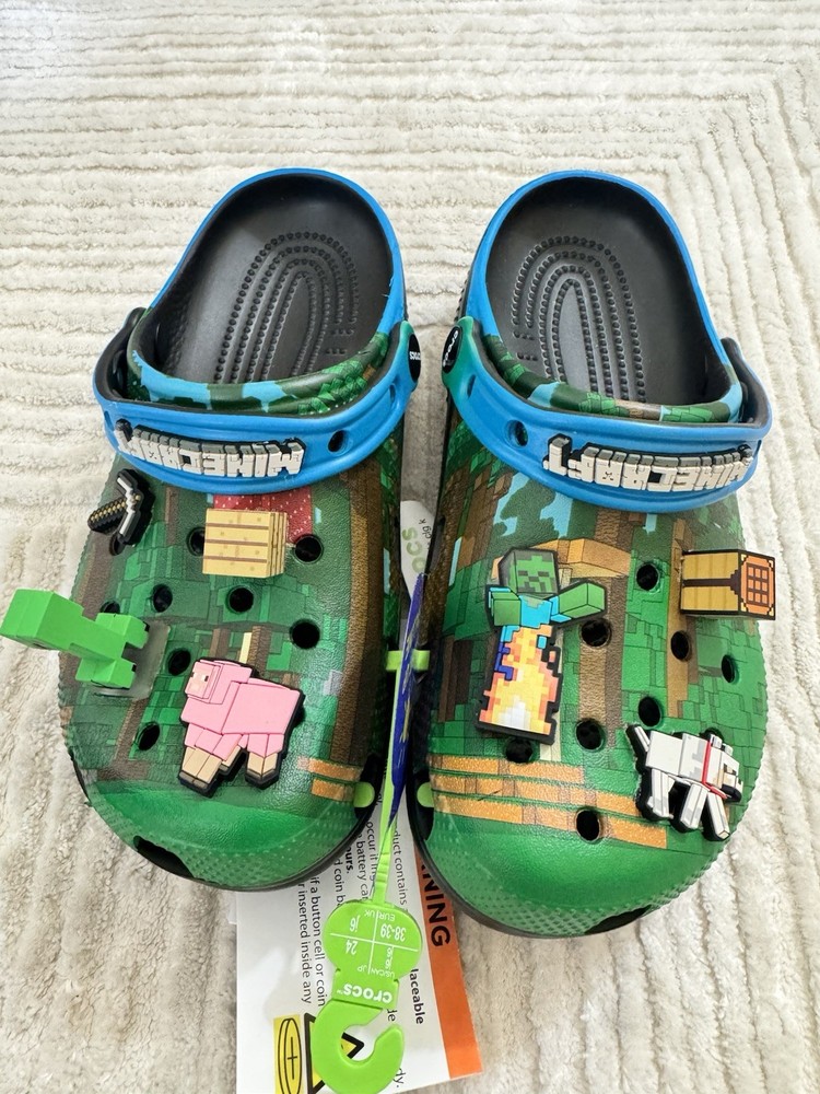 NWT Minecraft x Crocs Classic Clogs featuring specialized Jibbitz charms Size 6