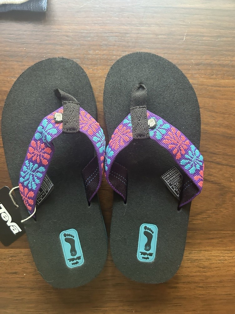 Teva Mush Kids Brand New! Size 2