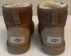 UGG Classic Mini II Chestnut Sheepskin Pull On Winter Boots 1017715K Youth Sz 3