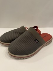 L.L. Bean Mule sandals clogs green red size kids 3-4