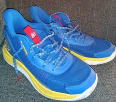 UNDER ARMOUR Youth Stephen Curry 3Z7 Basketball Royal Blue & Yellow Shoe: 6.5 Y
