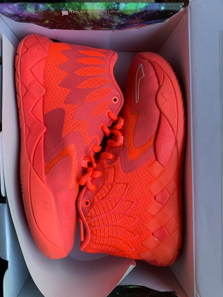 Puma Junior MELO pink , size 6.5 junior, gently used , comes with box