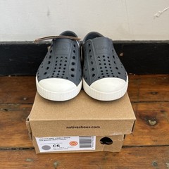 Native Kids Jefferson Slip-On Rubber Sneakers Gravity Grey Shell White – Size c6