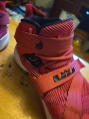 Nike Lebron Soldier 9 GS Think Pink White 776471-601 Size 5.5y