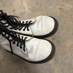 Dr Martens Kid’s Size 4 (Womens 5) 1460 J White Patent Leather Combat Boots,