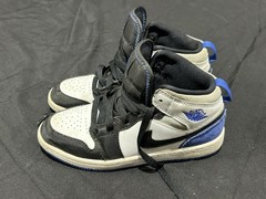 Nike Air Jordan 1 Mid SE Royal Black Toe In Blue and White Youth Size 1 US