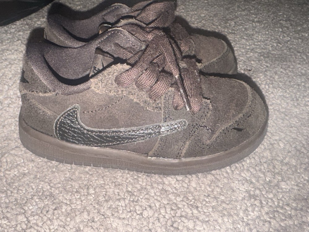 NIKE TRAVIS SCOTT JORDAN 1 RETRO LOW OG TODDLER SIZE US 7C VELVET BROWN