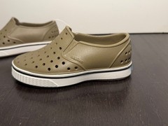 Native Miles Slip On Shoes Utili Green/Shell White Little Kids/Toddler C8