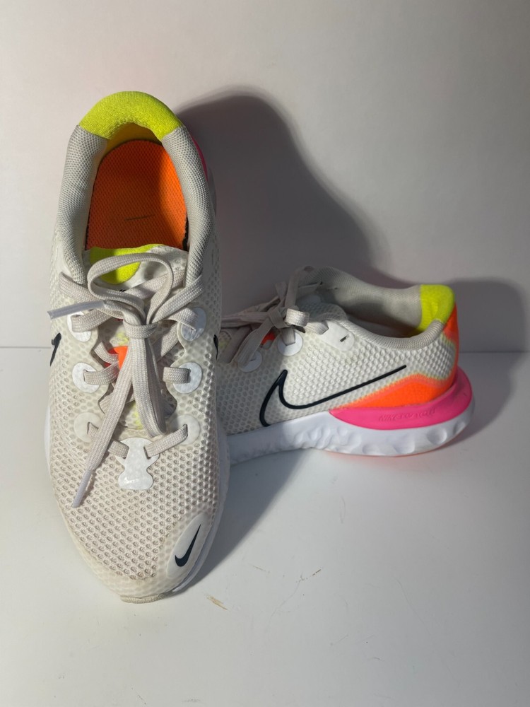 Youth Nike Renew running shoe, size 3.5 excellent condition