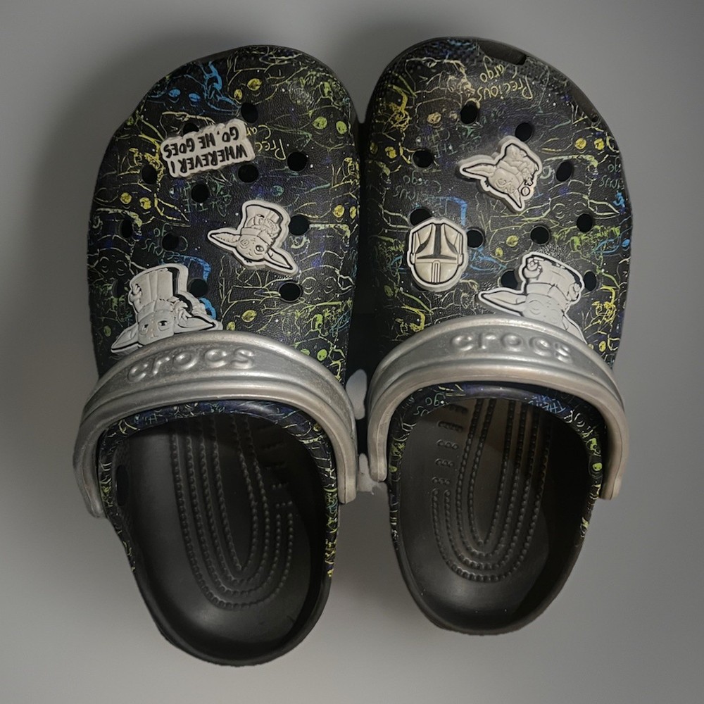 Crocs Unisex Classic Star Wars Clog With Jibbitz Baby Yoda/Grogu Youth Size 4