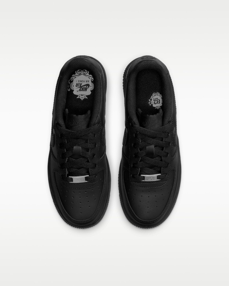 Nike Air Force 1 LE Size 5.5 Youth. Black