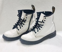 Doc Martens White Leather Kids Junior Boots Size 4M 5L US Air Wair 1460J