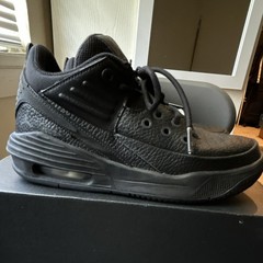 Jordan Max Aura 5 (GS) Mid Top Leather Basketball Sneakers Black 4.5Y DZ4352