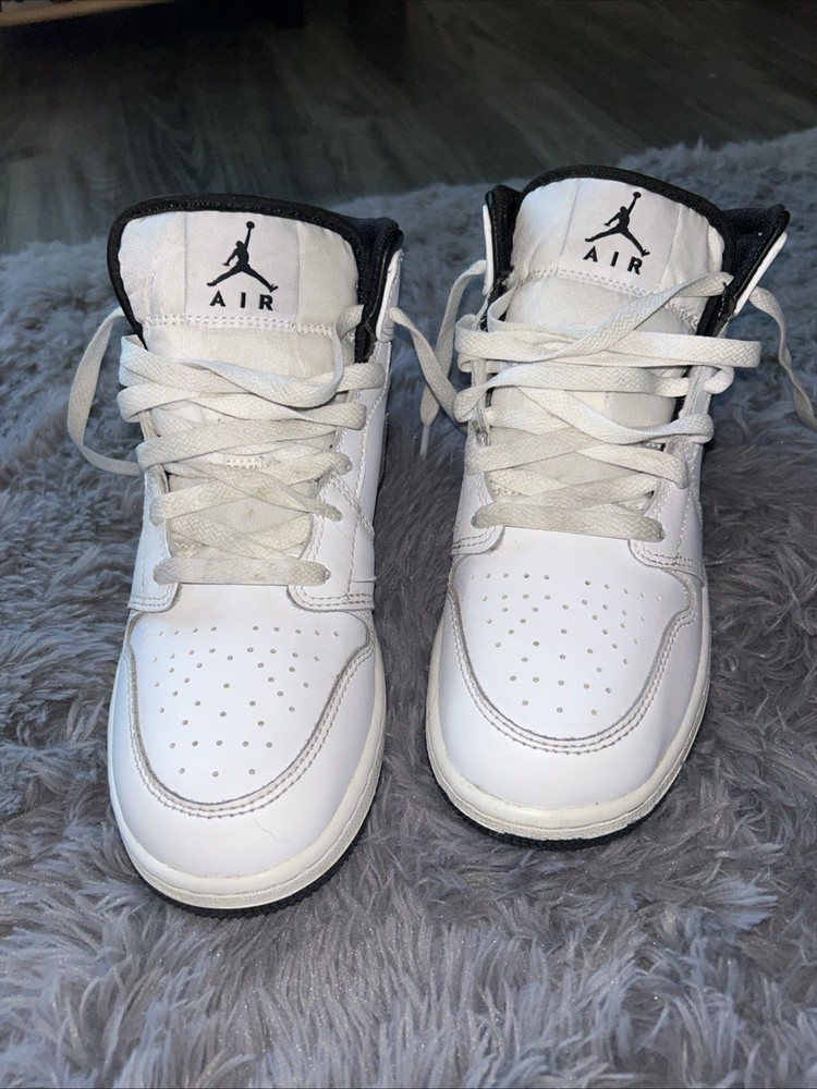 Air Jordan 1 Mid GS “Reverse Panda” Colorway Size 5.5Y Authentic DQ8423-132