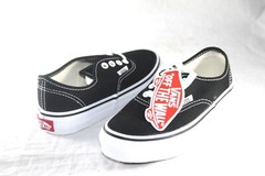 VANS CLASSIC AUTHENTIC CANVAS BLACK/WHITE CASUAL SHOE LITTLE KIDS SNEAKER
