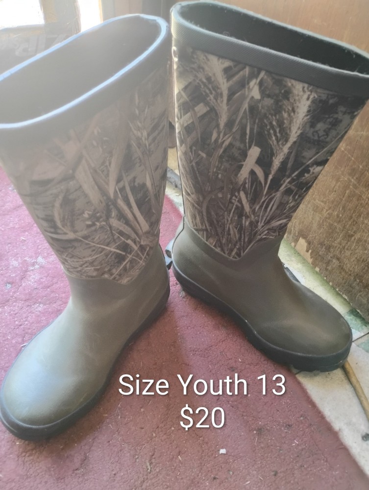 Magellan Waterproof Camouflage Rubber Rain Boots Kids Size 13 Mid-Calf Outdoor
