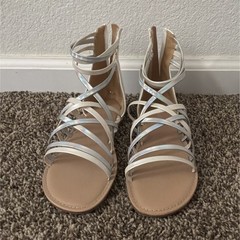 Cat & Jack Silver Strappy Gladiator Sandals Kids US 5 Zip Closure Flat