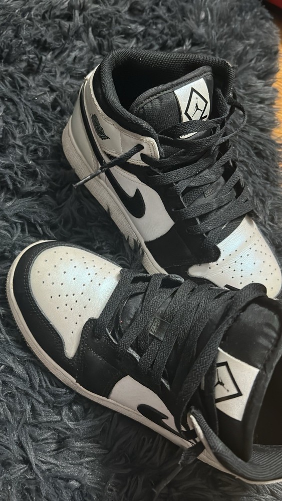Nike Air Jordan 1 Mid Diamond size 5.5 slightly Used, Comes With Crease Guards