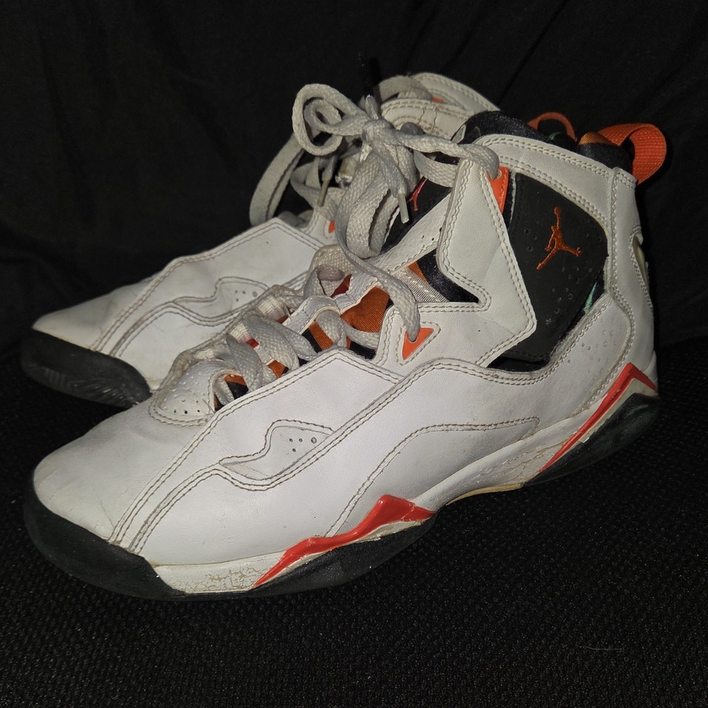 Air Jordan true flight Retro White Black coral Size 6Y Kids