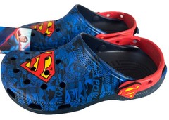 Crocs x DC Comics „Superman“ (Blue) Kids Classic Clog Shoes 211132-90H Youth J6