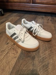 adidas Lace-Up Low Top Sneakers White/Gray Gum Rubber Outsole IH0088