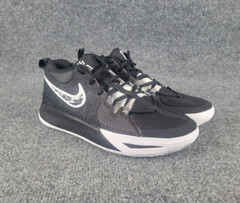 Nike Kyrie Flytrap 6 Boys Youth Size 6.5 Low Basketball Shoes Sneaker DQ8094-009