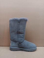 Ugg K Bailey Button Triplet little kid’s style-1962k, Grey, Sz 1
