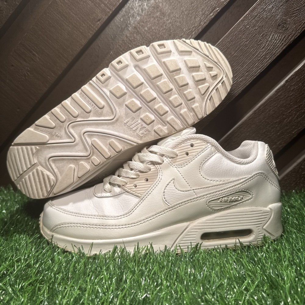 Size 6 (GS) – Nike Air Max 90 Low White – CD6864-100