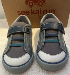 See Kai Run Alex Gray Canvas Hook & Loop Sneaker Unisex Toddler KSN400U230 Sz 10