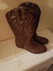 Unisex Cat & Jack Brown Cowboy Boots With Stitching, Zips On Inside, Size 4 👢