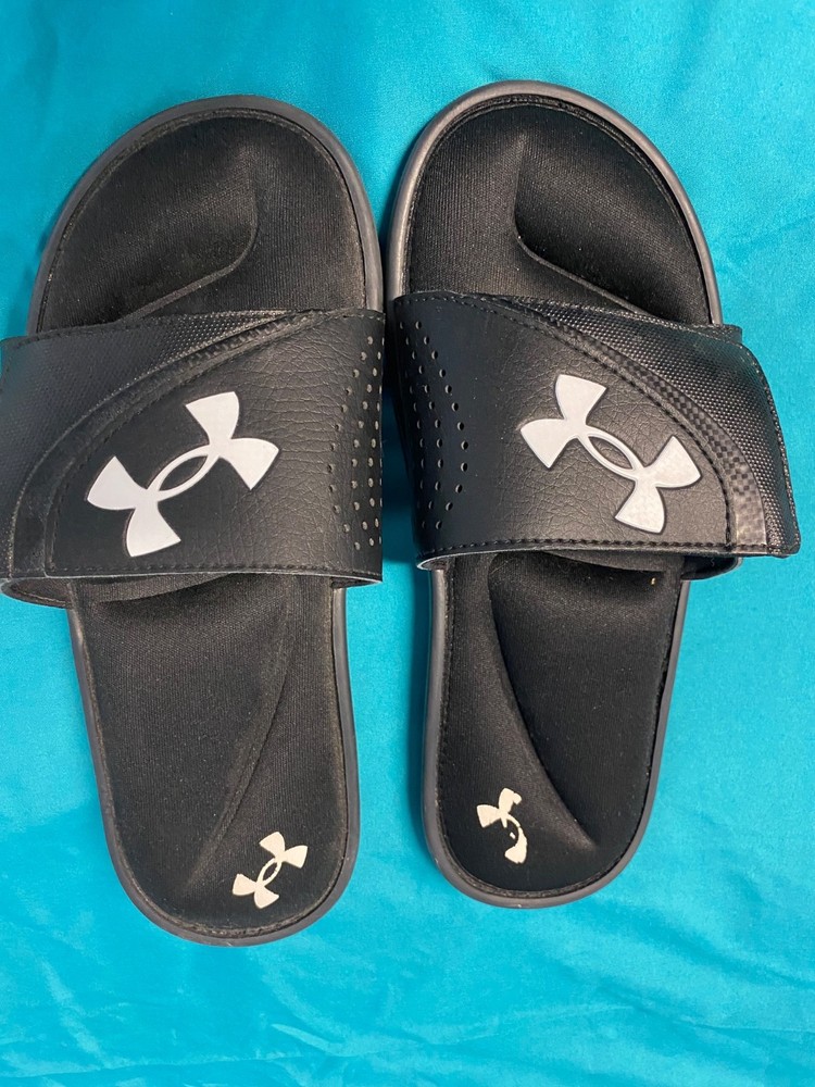 Under Armour Ignite VI Slide Sandals Youth size 6 Black w/ White Slip-on