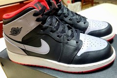 Jordan Air Jordan 1 Mid (GS) Black Cement Grey Fire Red 5.5Y DQ8423 006