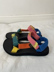 Kids Teva Original Universal Sandals Size 6 Rainbow Outdoor Hiking Water Shoes
