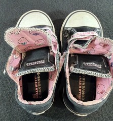 Converse Hello Kitty x Chuck Taylor All Star Madison Ox Black Size 11.5 Kids EUC