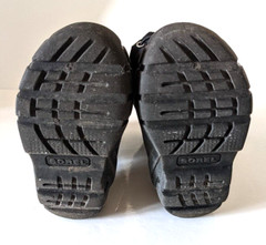 Sorel Kids Winter Boots Black Logo Insulated Textile Upper Felt Rubber Size 8