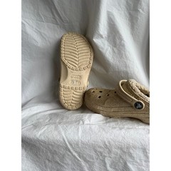 Crocs Classic Lined Gold Glitter Clogs Kids Size J2 Faux Fur Warm Sparkle Shoes