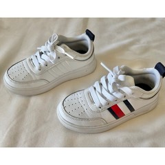 Tommy Hilfiger Callam Kids White Sneakers Low Top Flag Stripe Size 11
