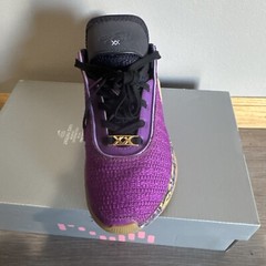 Size 4.5 (GS) – Nike LeBron 20 Mid Young Heirs
