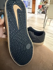 Nike SB Check CNVS (GS) Black/Gum Low Top Kids US 5.5Y 905373-006