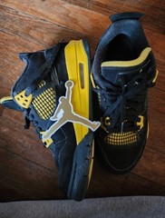 Size 5.5y – Authentic Nike Air Jordan 4 GS Retro Thunder