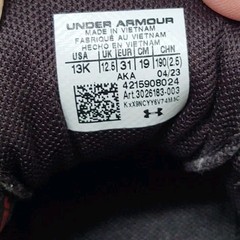 NEW Under Armour Charged Assert 8 Sneakers Size 13K UA Shoes Black Red Running