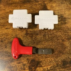Heelys Size 6 1/2 – 8 1/2 Replacement Plugs For Shoes and Removal Tool