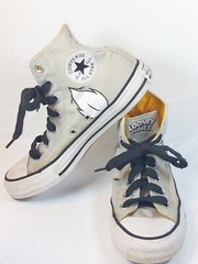 Converse Looney Toons Bugs Bunny Converse High Top Size Mens 4 Women’s Size 6