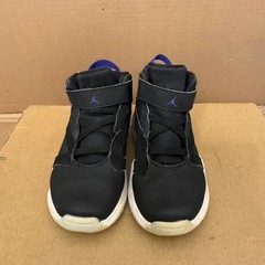 Jordan Max Aura 2 Kids Black/White Purple – Size 10C – Pre-Owned