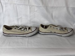Converse Chuck Taylor All-Star low-top sneakers in white Youth Size 3