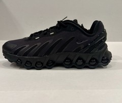 Nike Air Max DN8 (GS) Black Lace-Up Low Top Sneaker Youth 5.5Y Or 6.5W