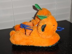 BUILD-A-BEAR WORKSHOP CHARACTER SLIPPERS 2018 HALLOWEEN PUMPKIN BEAR SZ M(12-13)