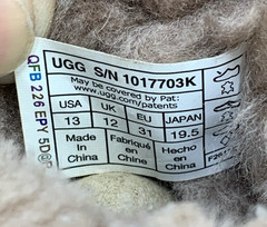 UGG Classic Short II Kids Boots Size 13 Brown Sheepskin Suede 1017703K