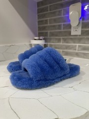 UGG Fluff Yeah Slide Gradient. Big Kids size 6 M. Color Blue.